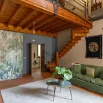 Old Bridge Large And Unique Artful Apartment With Elevator